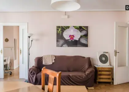 Elegante habitación en alquiler en apartamento de 3 dormitorios, Ciutat Vella en Valencia