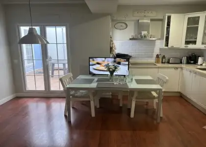 Habitación en piso compartido de 2 habitaciones en alquiler en Viñuela-Rescatado, ideal para mujeres y estudiantes. en Córdoba