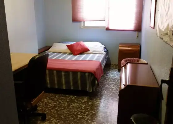 Habitación en piso compartido de 3 habitaciones en alquiler en Murcia
