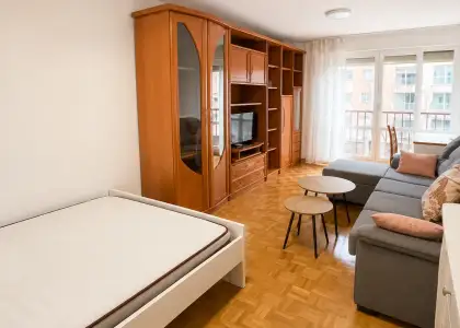 Habitación en un apartamento compartido de 4 habitaciones en Azpilagaña. en Pamplona