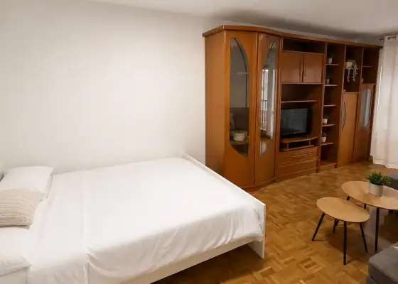 Habitación en un apartamento compartido de 4 habitaciones en Azpilagaña. en Pamplona
