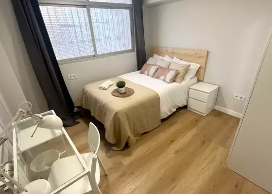 Habitación en un apartamento compartido de 7 habitaciones en alquiler en Mont-Olivet. en Valencia