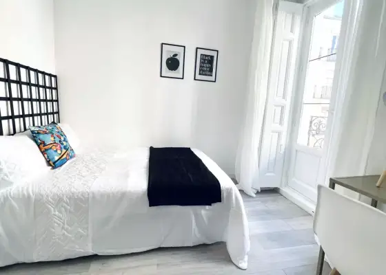 Habitación en un piso compartido de 6 habitaciones en alquiler en la Universidad, ideal para profesionales y estudiantes. en Madrid