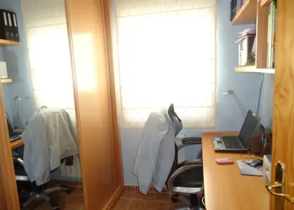 Piso de 2 dormitorios en venta seminuevo amueblado en Manzanares