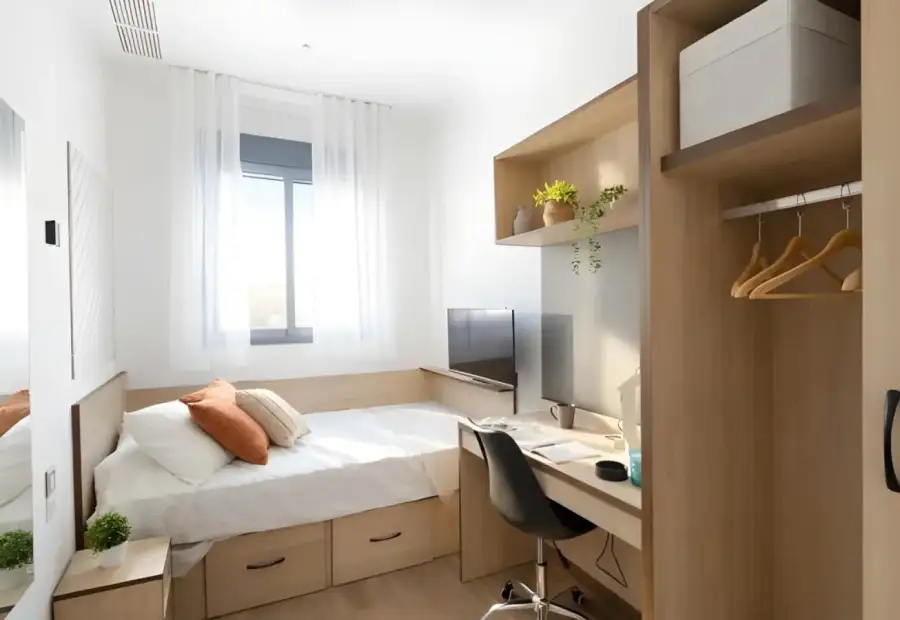 Se alquila habitación en piso compartido de 3 habitaciones en Camino de Ronda, gastos incluidos, perfecto para estudiantes. en Granada