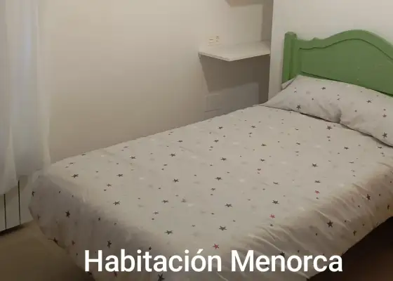 Se alquila habitación en piso compartido de 4 habitaciones en Delicias-Canterac. en Valladolid