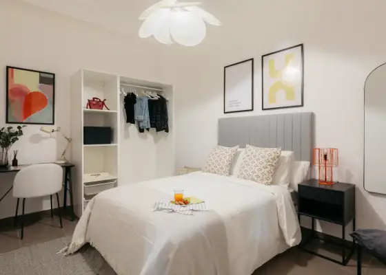 Se alquila habitación en piso compartido de 5 habitaciones en Arrancapins. en Valencia