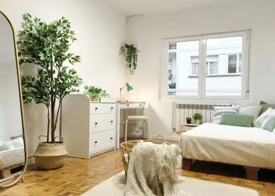 Se alquila habitación en piso compartido de 5 habitaciones en Milagrosa-Arrosadia en Pamplona
