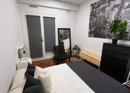 Se alquila habitación en piso compartido de 6 habitaciones en Universidad, no fumar, no mascotas. en Madrid