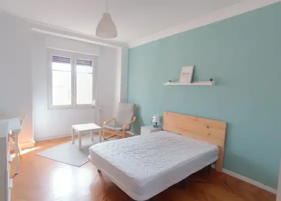 Se alquila habitación en piso compartido en Pamplona