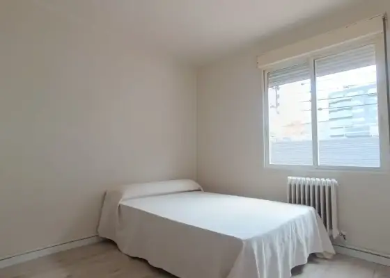 Se alquila habitación en piso compartido en Pamplona