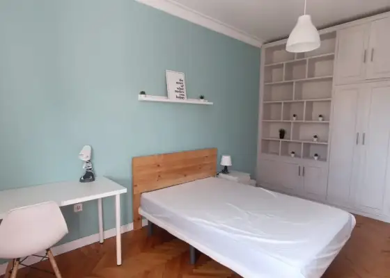 Se alquila habitación en piso compartido en Pamplona