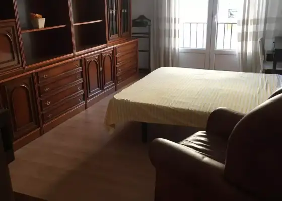 Se alquila habitación en piso compartido en Pamplona
