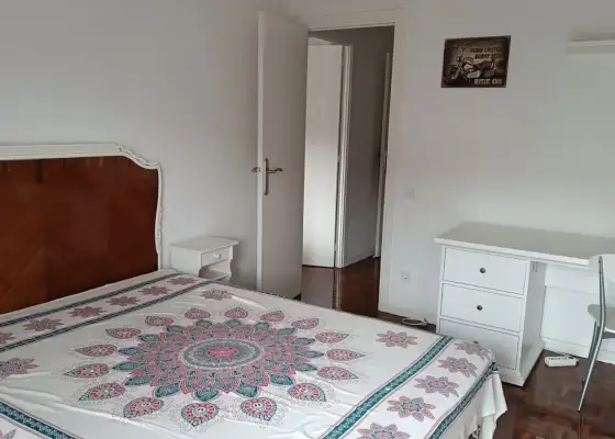 Se alquila habitación en piso compartido en Pamplona