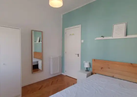 Se alquila habitación en piso compartido en Pamplona