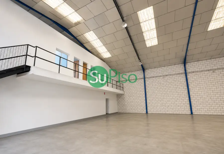 venta de nave en Yeles, Barrio de la Estación en Yeles