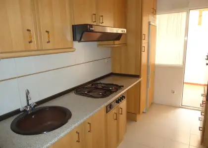 Venta de piso de tres dormitorios cercano al centro en Manzanares